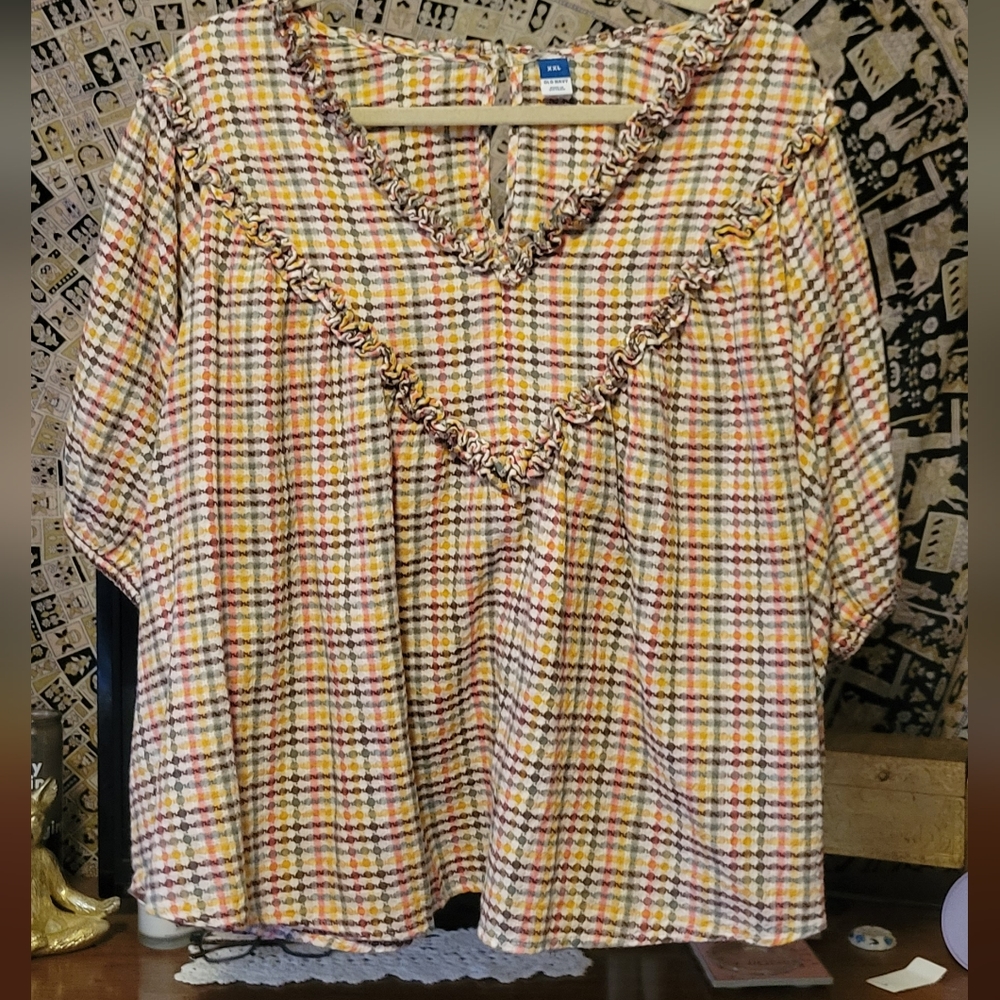 ADORABLE Checkerboard Fall Old Navy Balloon Sleeve Top